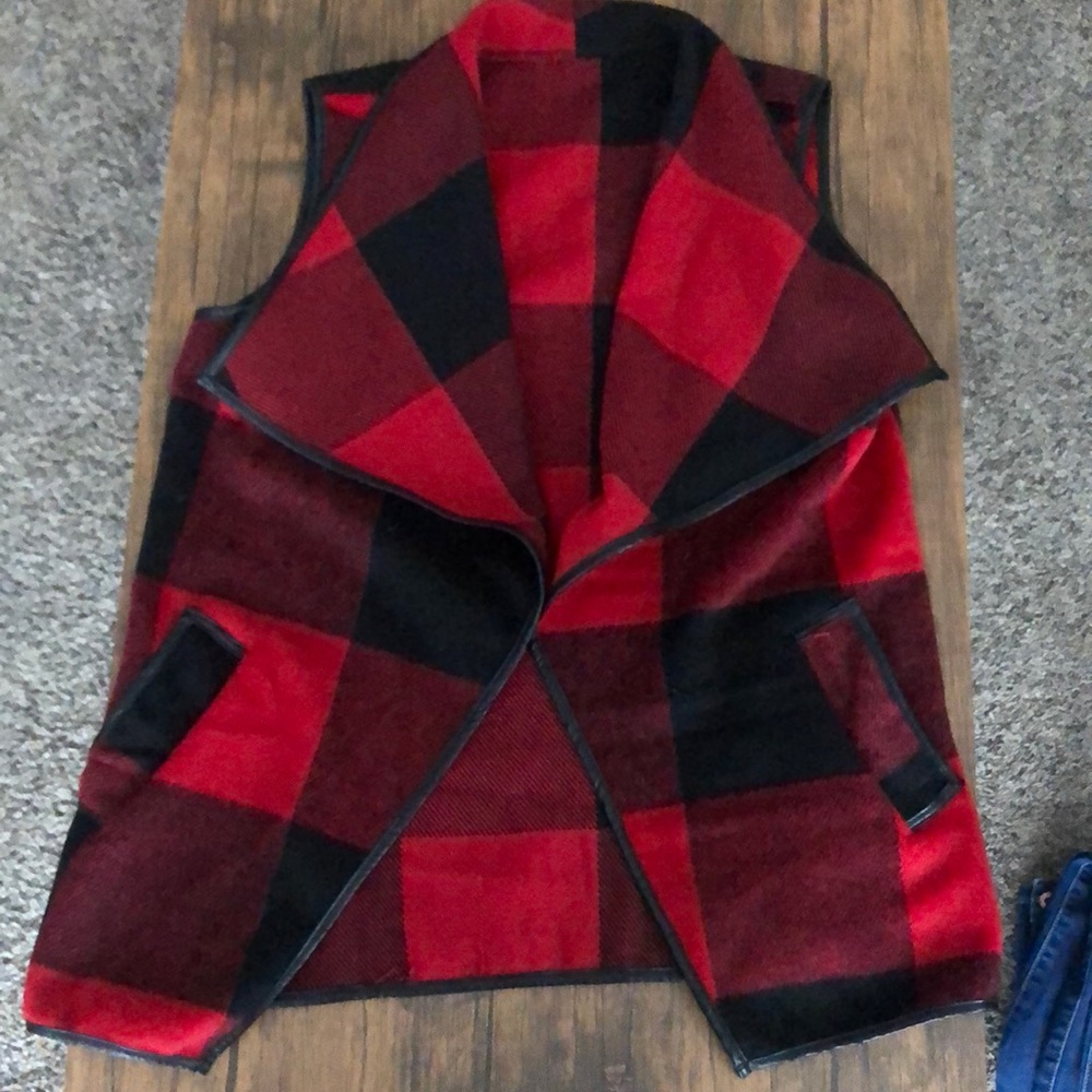 NEW Black & Red vest w/pockets